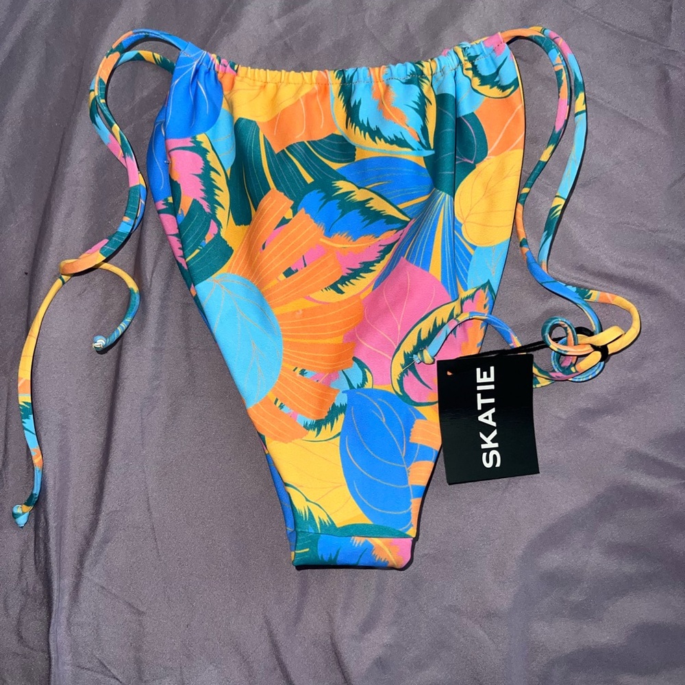 Skatie bikini bottom size XL - Picture 3 of 3